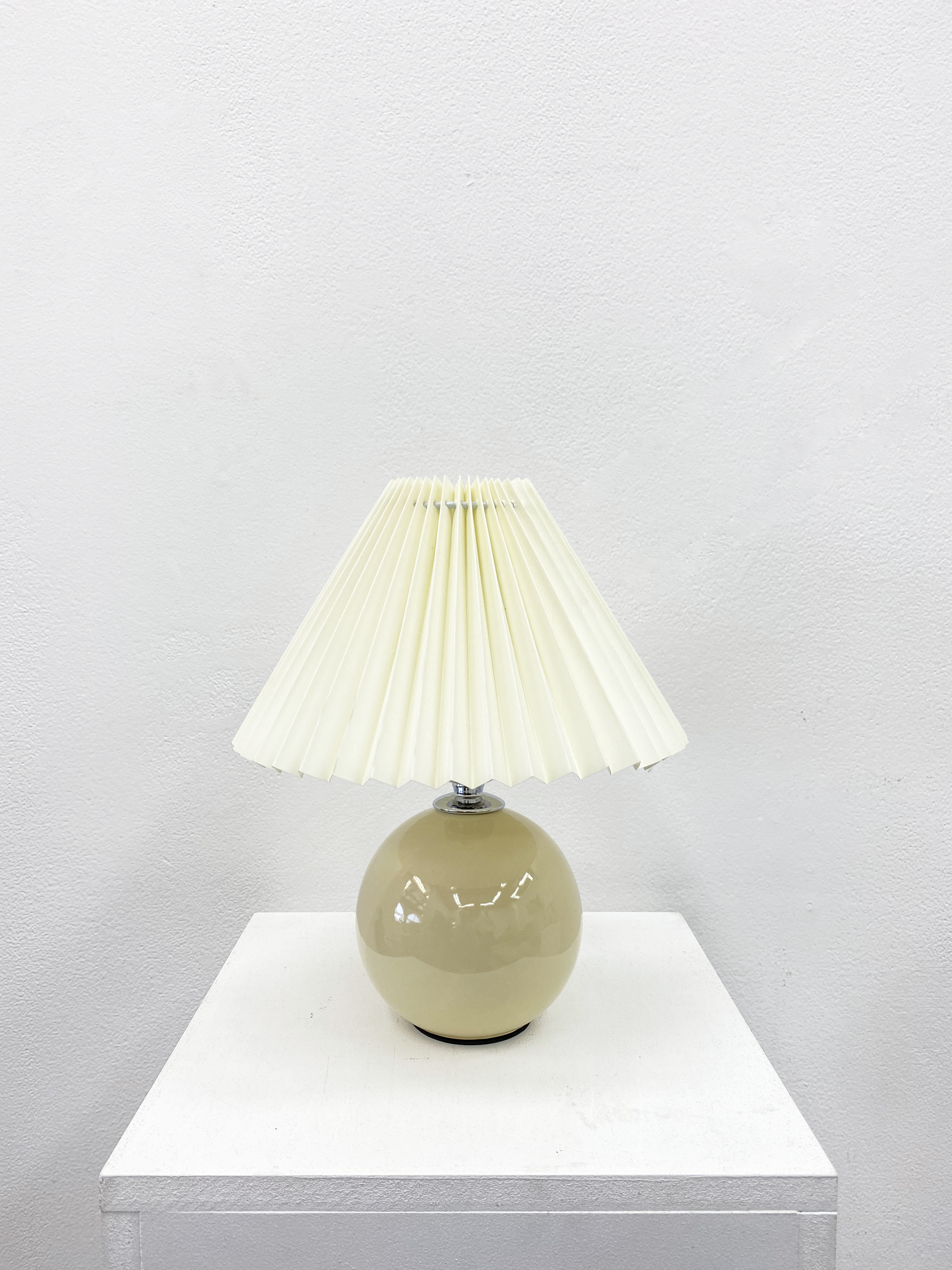 Ceramic Nude Lamp